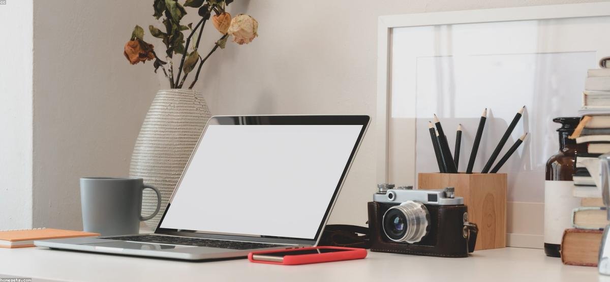 Cara menjaga work-life balance saat bekerja dari rumah